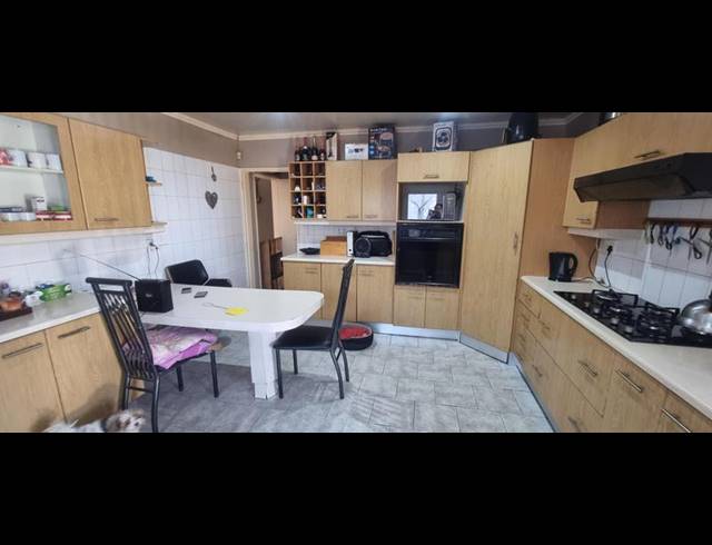 3 BEDROOM HOUSE FOR SALE IN VALHALLA